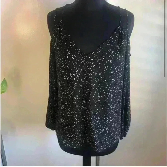 PAPERMOON
Bariel Cold Shoulder Blouse - Picture 1 of 11